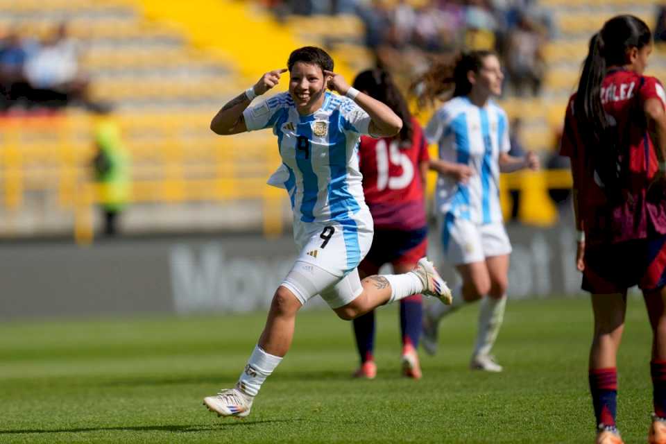 argentina-vencio-a-costa-rica-e-hizo-historia-al-clasificar-por-primera-vez-a-los-octavos-de-final-en-la-copa-del-mundo