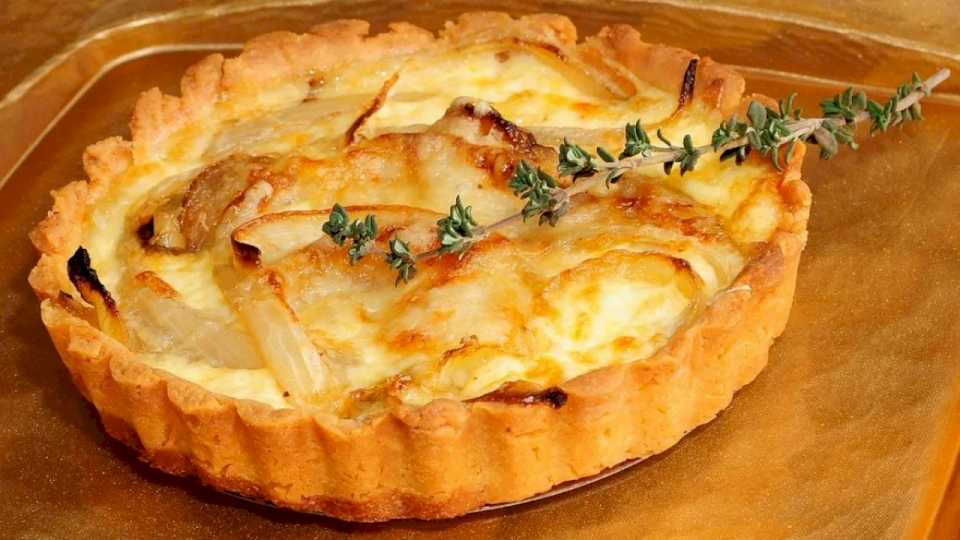 la-receta-de-la-abuela-para-hacer-una-tarta-de-queso-y-cebolla