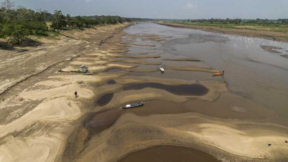 la-amazonia-brasilena-se-seca-de-nuevo,-y-deja-comunidades-aisladas-y-rios-sin-agua