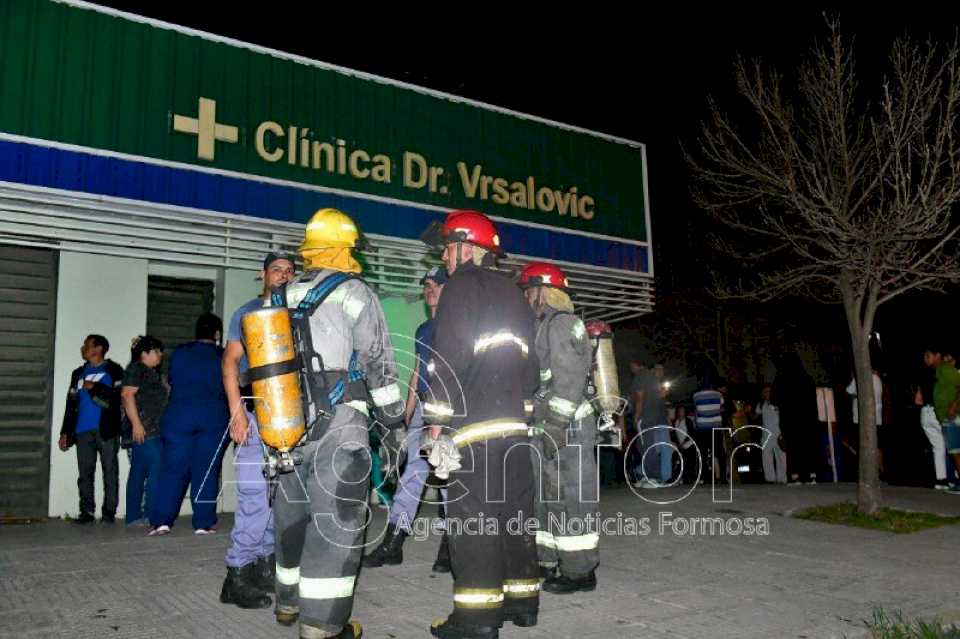 el-ministerio-de-desarrollo-humano-y-bomberos-asistieron-de-forma-rapida-y-efectiva-al-incendio-en-la-clinica-vrsalovic