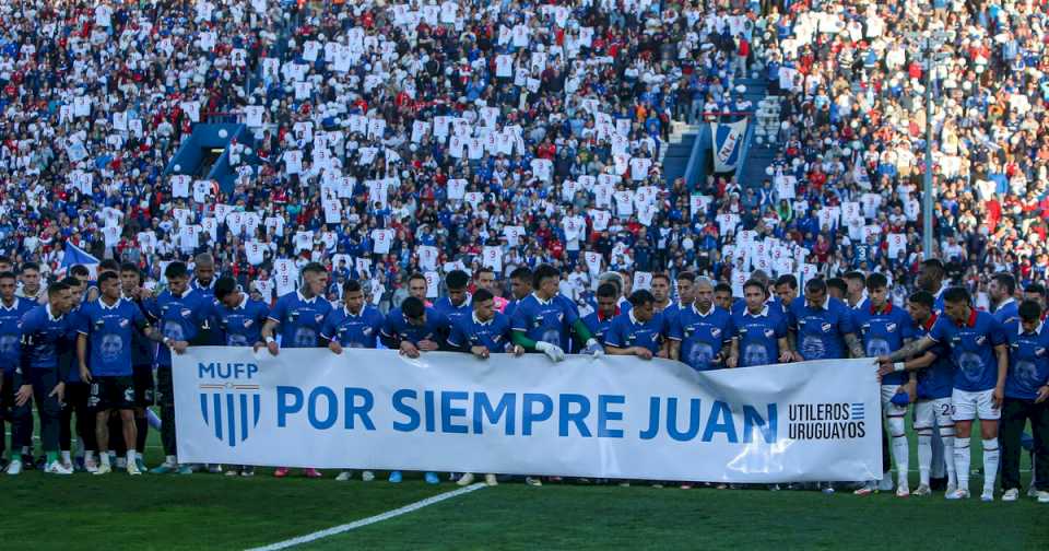 El emotivo homenaje de Nacional de Montevideo para Juan Izquierdo en el Gran Parque Central