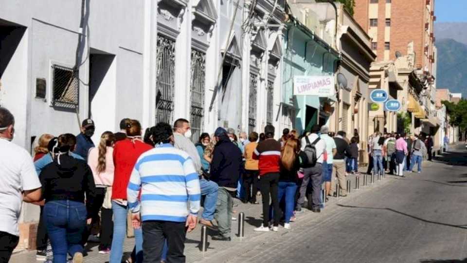 calendario-de-pagos-con-nuevo-aumento-por-movilidad-y-bono-de-anses:-¿quienes-cobran-hoy?