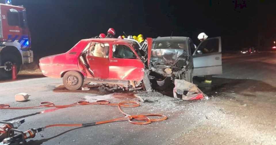 Ocho personas volvían de un cumpleaños en un Renault 12 y chocaron en la ruta: hay cuatro muertos