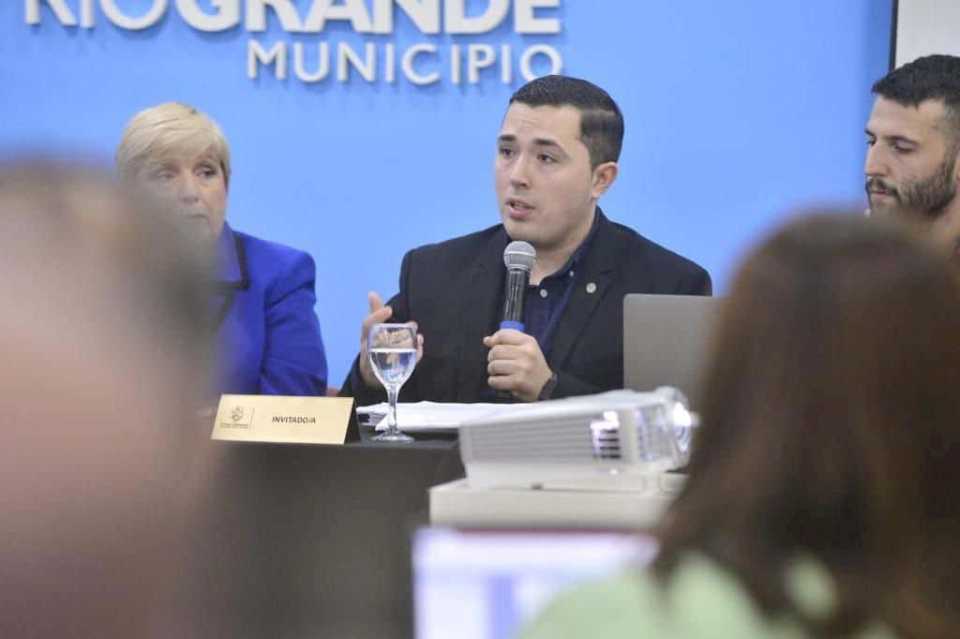 “no-puede-ser-el-boton-de-ajuste-de-las-arcas-provinciales,-el-municipio”