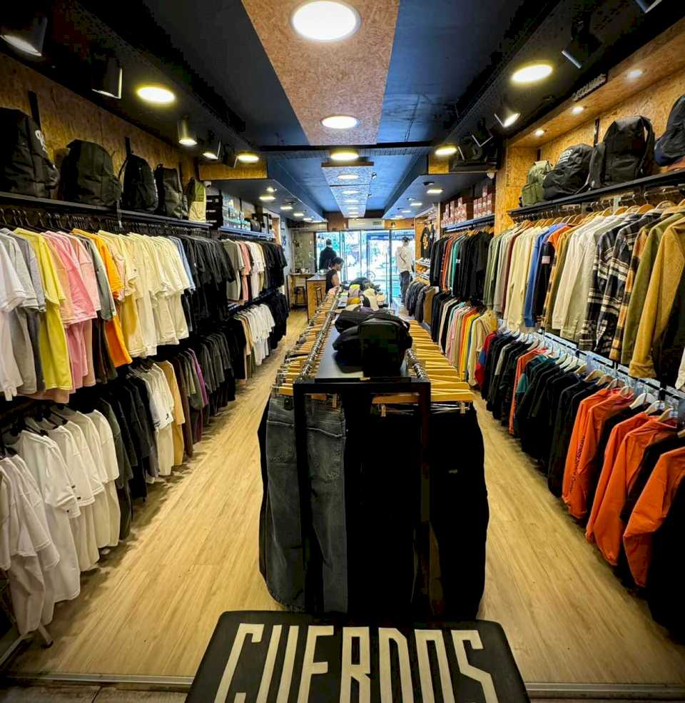 imperdible:-llega-un-esperado-outlet-del-local-de-ropa-urbana-mas-importante-de-carlos-paz