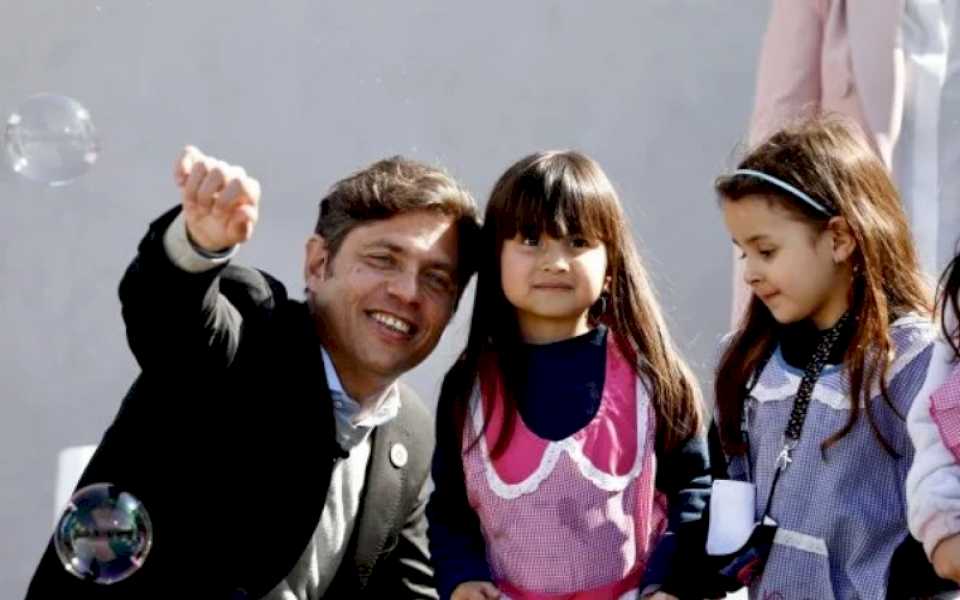 Axel Kicillof anunció un proyecto para declarar obligatoria la educación desde los 3 años