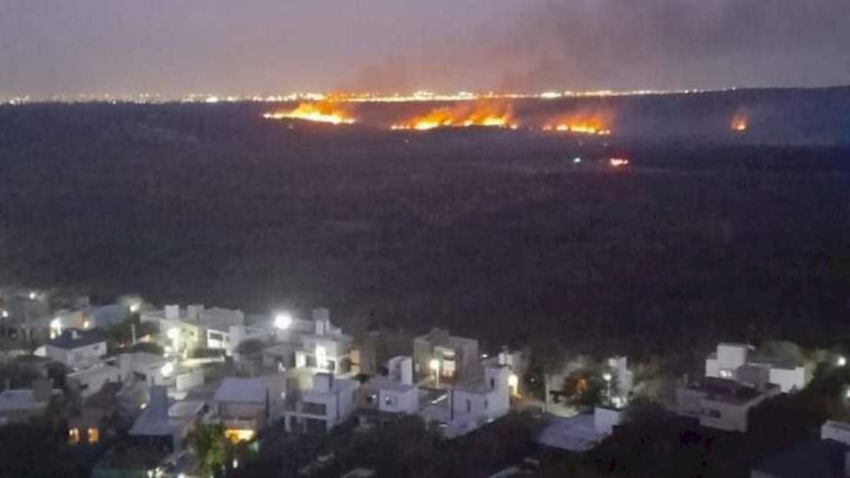 fue-parcialmente-contenido-el-incendio-en-la-calera