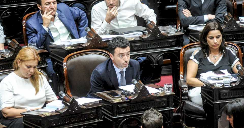 jubilaciones:-el-gobierno-divide-a-los-radicales-y-queda-a-un-paso-de-sostener-el-veto-de-javier-milei