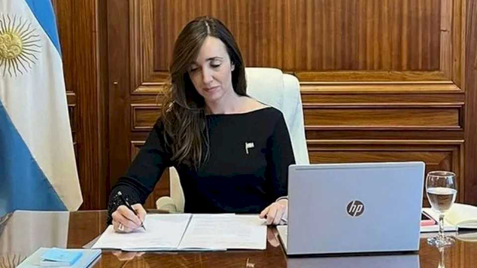 victoria-villarruel-implementa-la-huella-digital-para-controlar-el-presentismo