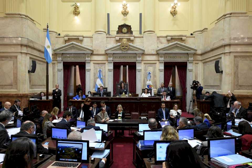 el-senado-implementa-la-huella-digital-para-controlar-el-presentismo-de-los-empleados