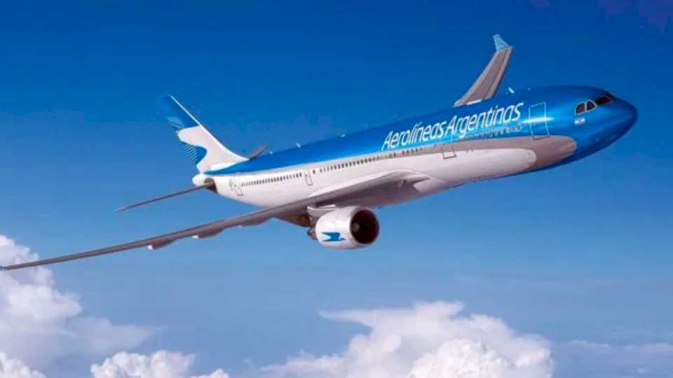 aerolineas-argentinas-denunciara-a-los-gremios-aeronauticos