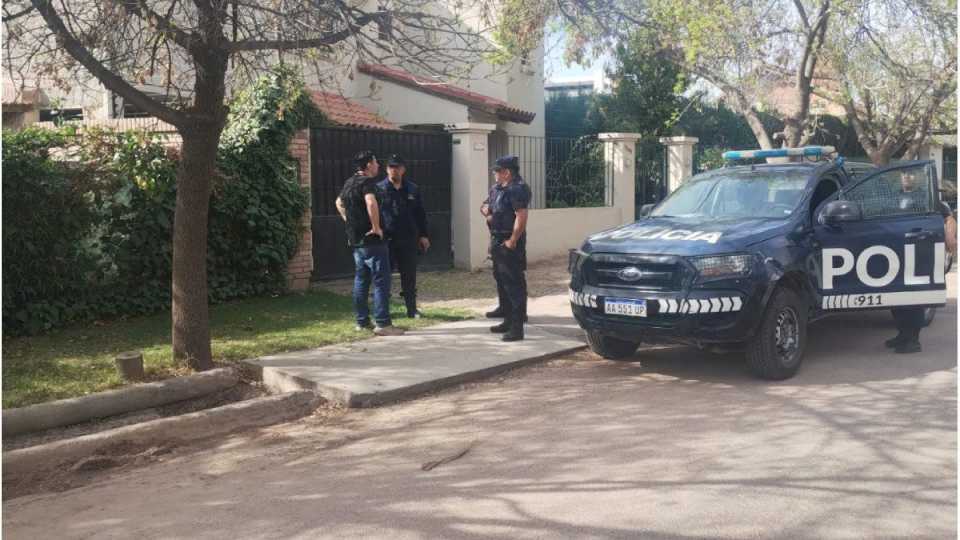 un-padre-y-su-hijo-quedaron-internados-tras-un-violento-ataque-en-el-barrio-huerto-del-sol-de-lujan