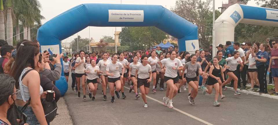 mes-del-estudiante:-con-la-participacion-de-mas-350-jovenes-en-la-maraton-estudiantil-iniciaron-los-festejos