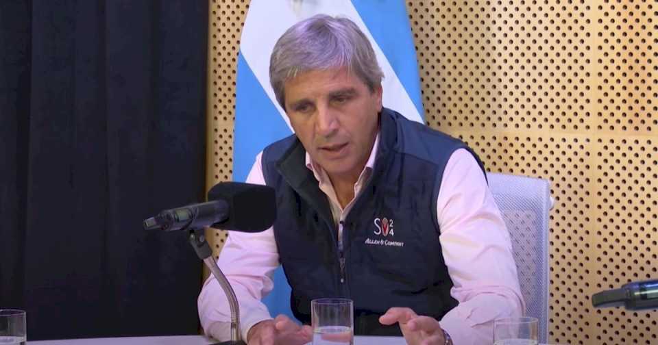 luis-caputo,-en-el-segundo-programa-del-streaming-de-economia:-«argentina-es-el-mejor-alumno-del-mundo»-y-«agosto-en-equilibrio»