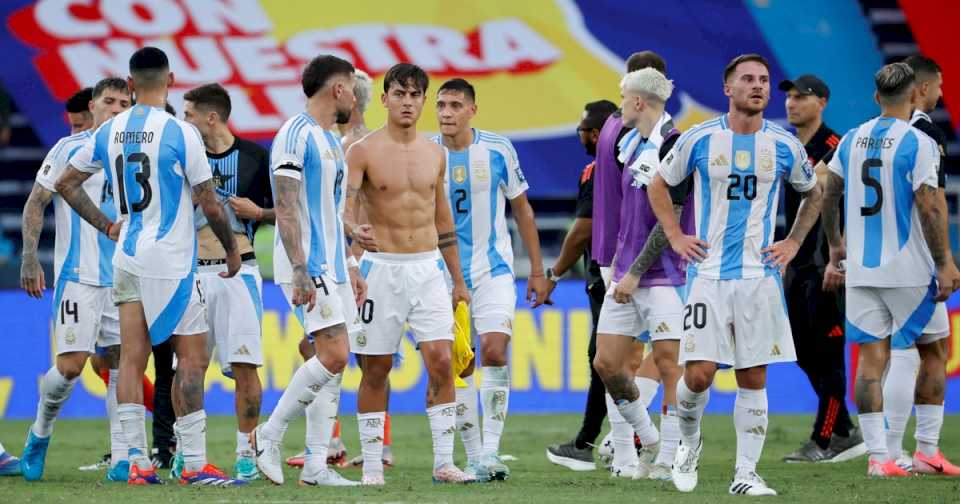 Se difundió el audio del VAR del polémico penal con el que Colombia venció a la Selección Argentina