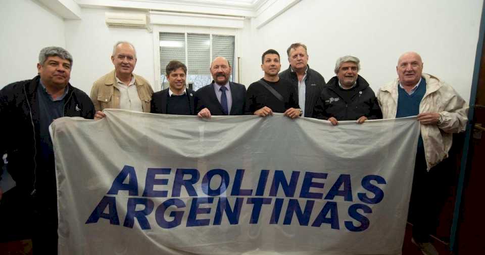 gremios-aeronauticos-no-tan-unidos:-la-interna-y-la-ofensiva-de-santiago-caputo-contra-biro