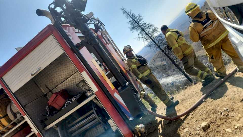 realizan-la-guardia-de-cenizas-en-el-incendio-de-bosque-alegre