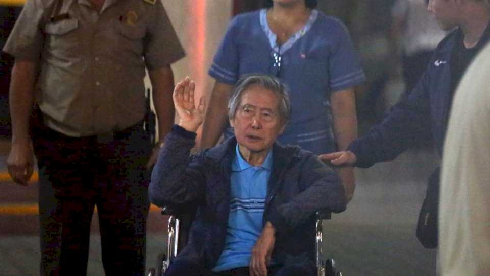 Muere Fujimori, «el Chino» de origen japonés que gobernó Perú una década como un autócrata