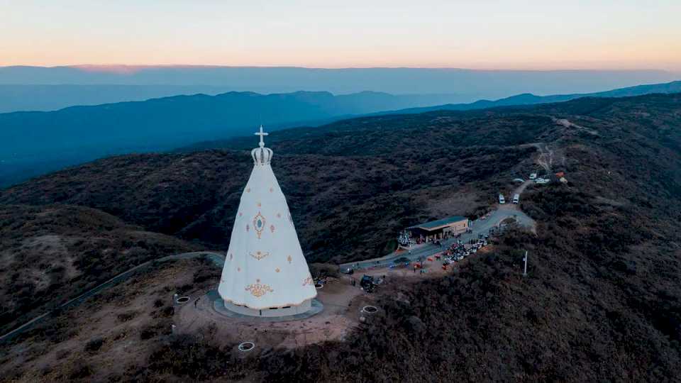 polemica-en-la-inauguracion-de-la-estatua-de-la-virgen-por-los-costos-a-los-visitantes