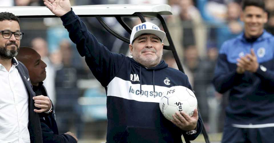 juicio-por-la-muerte-de-diego-maradona:-el-comienzo-se-suspendio-hasta-marzo