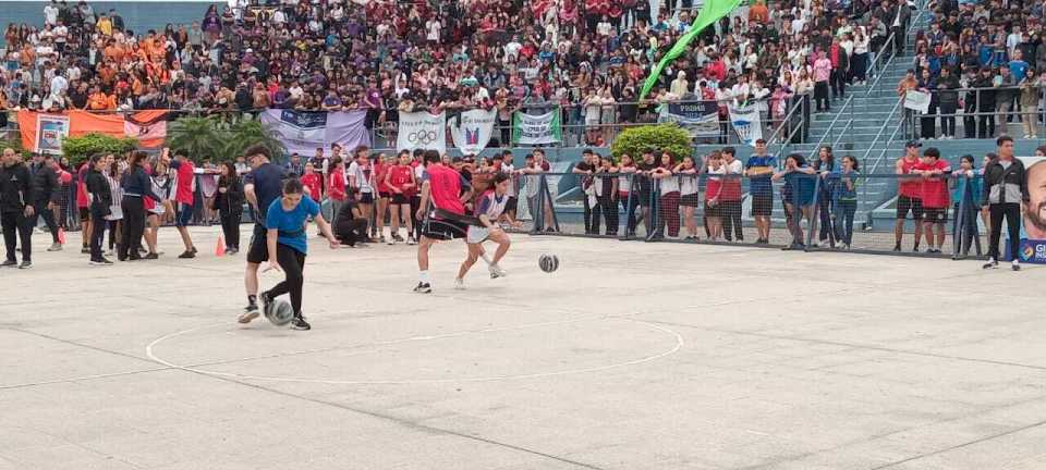 fiesta-estudiantil-con-el-tradicional-telematch-en-el-anfiteatro