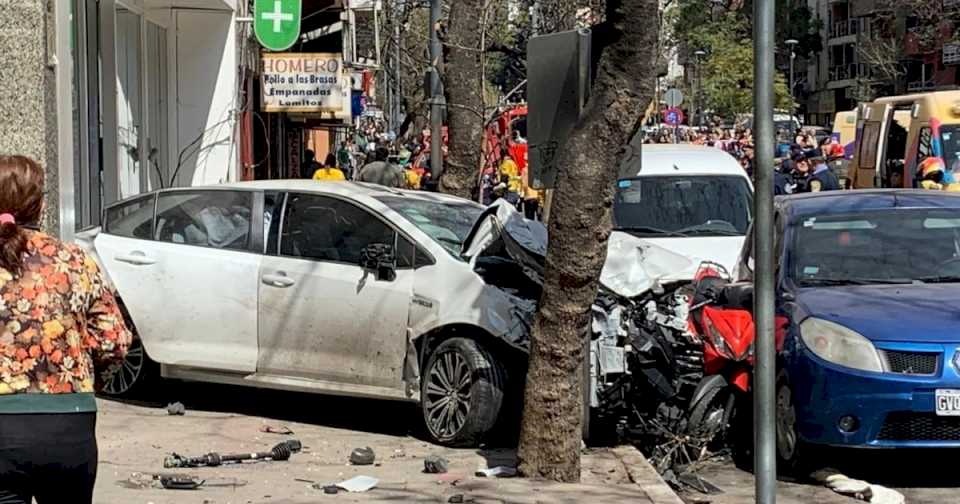 terror-en-el-centro-de-cordoba:-el-conductor-que-atropello-a-mas-de-20-personas-ya-habia-tenido-otros-choques-y-sufria-desmayos