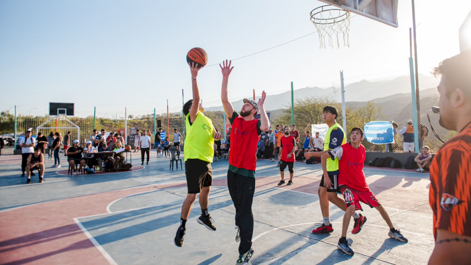 Se realizó la apertura del Torneo 3×3 de Básquet y Batalla de Rap