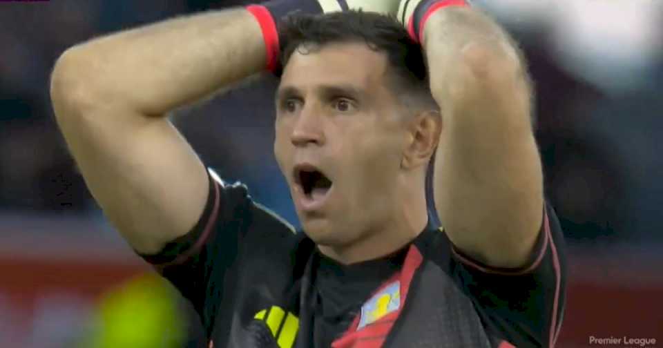 la-reaccion-de-dibu-martinez-tras-el-espectacular-golazo-del-colombiano-jhon-duran-en-la-remontada-del-aston-villa-sobre-everton