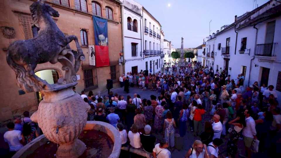 Cordobeses y visitantes vibran con la Noche del Patrimonio