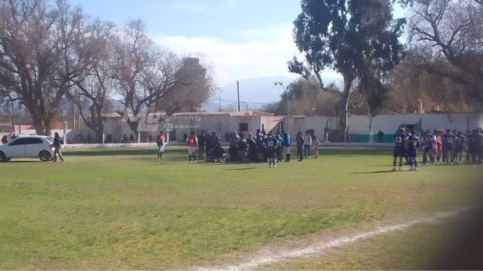 Fiambalá: joven jugador se descompensó en un partido de fútbol y luego falleció