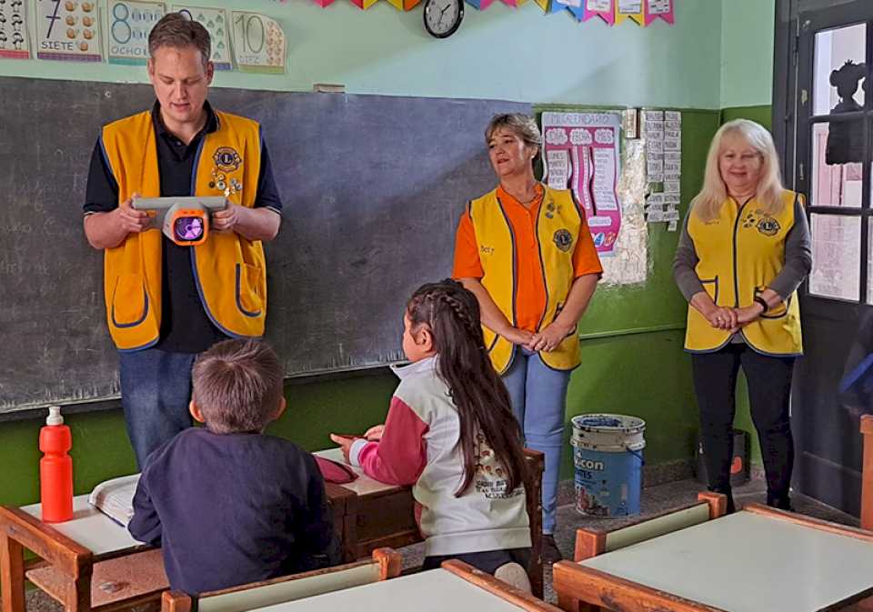 Destacada acción solidaria de los Clubes de Leones Resistencia y Villa Angela en nuestra capital