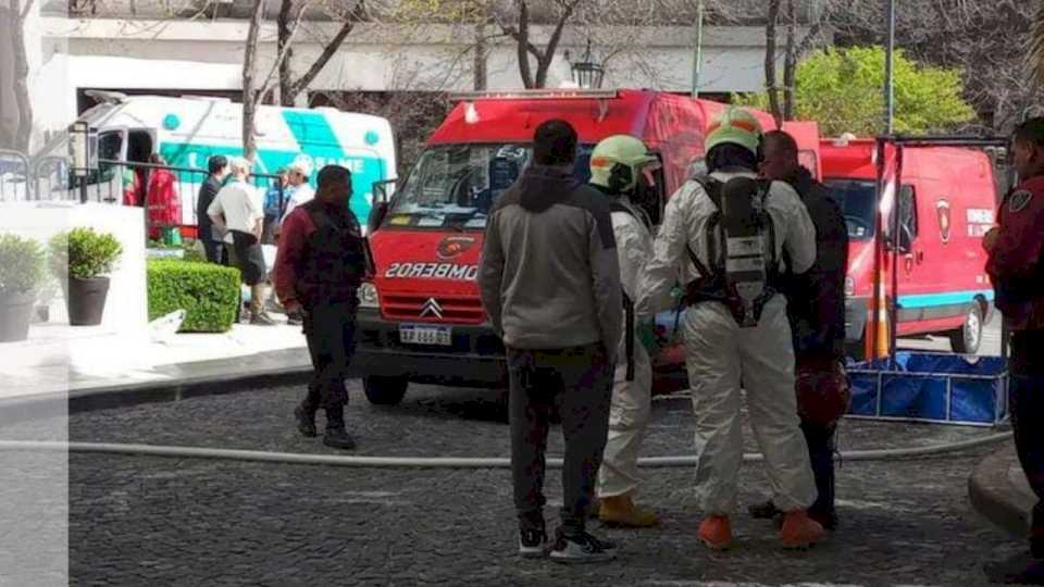 Evacuaron a cien personas del Hotel Four Seasons por un «escape de cloro»