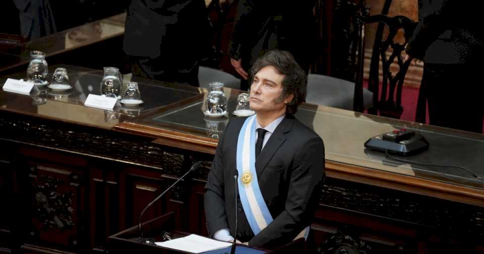 Javier Milei y sus medidas, EN VIVO: «Hemos echado 31 mil ñoquis del Estado», anunció el Presidente al presentar el Presupuesto 2025 en el Congreso