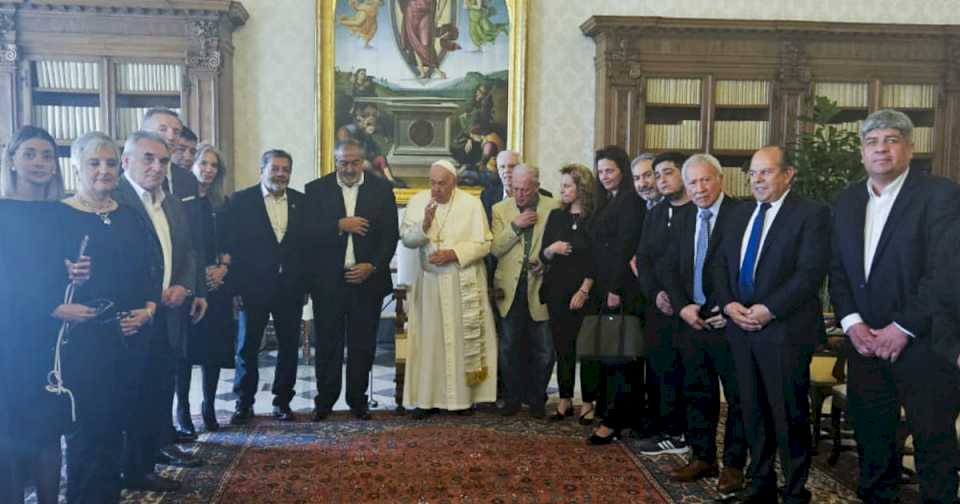 El papa Francisco recibió a los líderes de la CGT en el Vaticano, en medio del conflicto de los sindicatos con el Gobierno de Milei