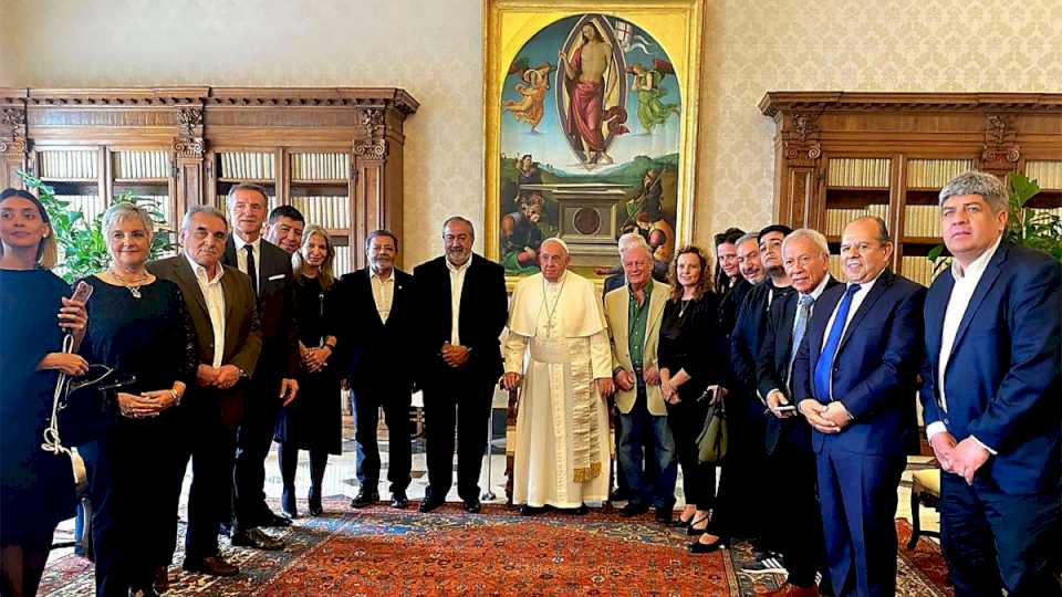 el-papa-francisco-recibio-a-una-delegacion-de-la-cgt-encabezada-por-pablo-moyano-y-hector-daer