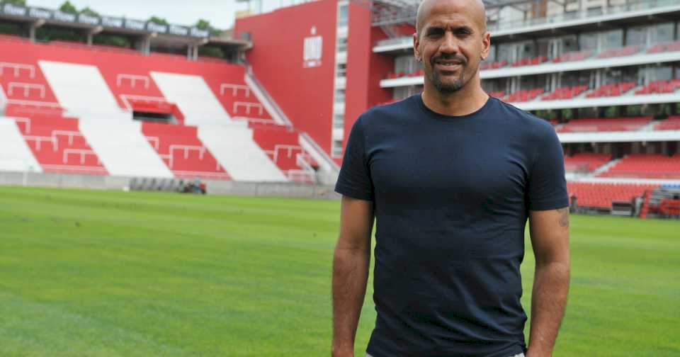 juan-sebastian-veron,-furioso-con-la-afa-por-los-fallos-arbitrales:-«es-muy-obvio-ya»