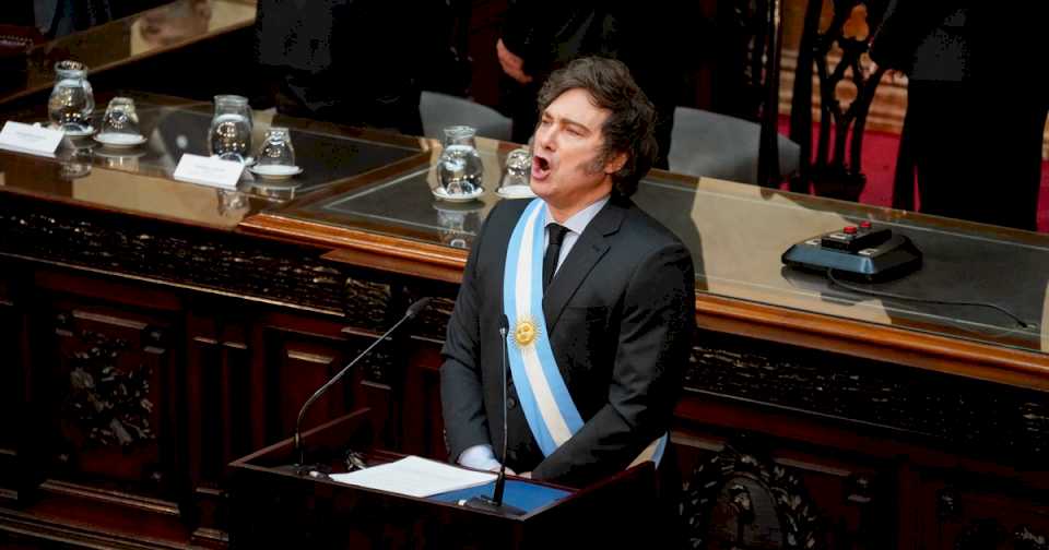 javier-milei-cree-que-la-oposicion-quedara-expuesta-si-rechaza-“un-presupuesto-historico”-pero-ya-tiene-un-“plan-b”