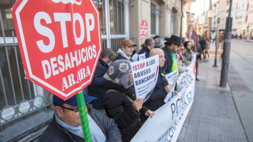 los-embargos-de-vivienda-habitual-caen-un-17,5%-y-encadenan-nueve-trimestres-a-la-baja