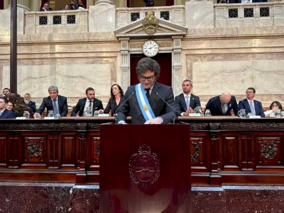 El Gobierno da marcha atrás y ahora asegura que el ajuste de las provincias será de US$20 mil millones