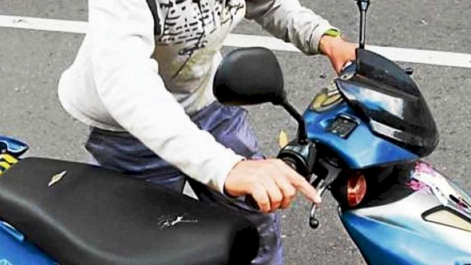 Ingresaron a su domicilio y se llevaron la motocicleta