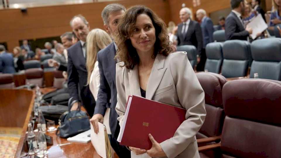 El Gobierno de Ayuso amenaza ya con llevar a los tribunales el plan de regeneración de Sánchez