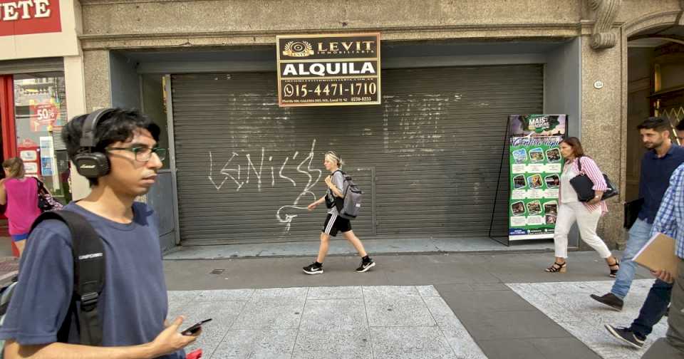 La economía en recesión: en los primeros seis meses del año la actividad cayó 3,4%