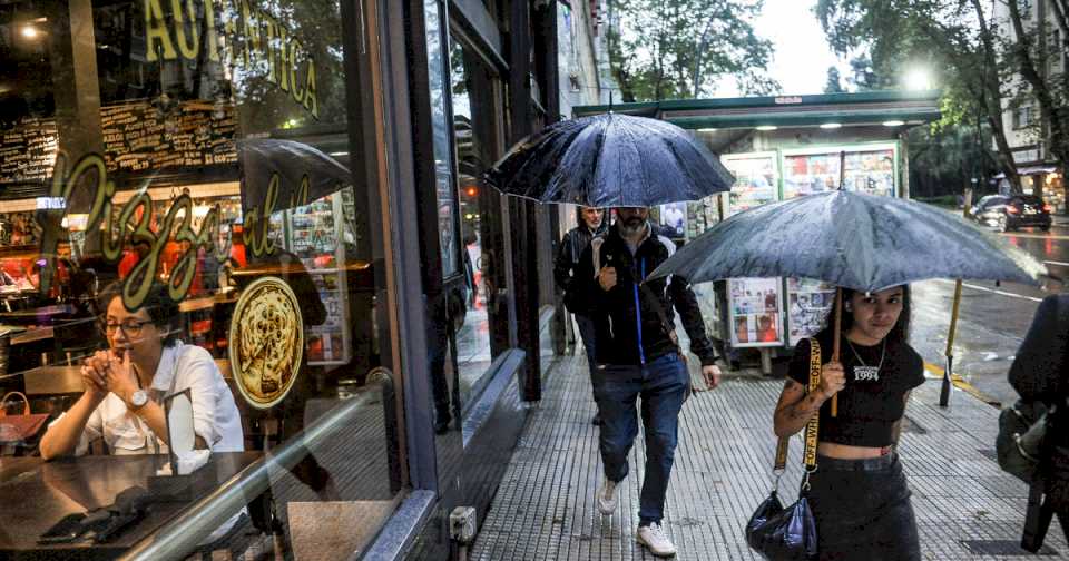 Tras el anticipo primaveral, llega la lluvia: alerta por tormentas en la Ciudad, Buenos Aires y otras seis provincias