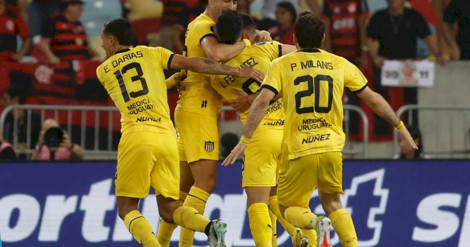 Peñarol dio el golpe ante Flamengo con un «Maracanazo» y se llevó un triunfo clave para definir la serie en casa