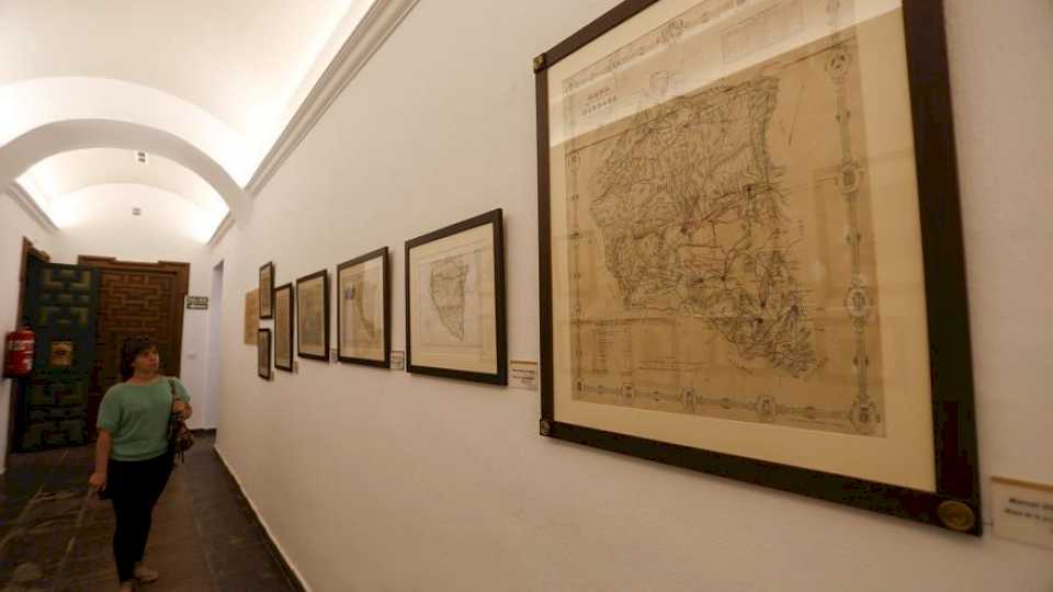 La Diputación de Córdoba hermosea su colección histórica de grabados y litografías