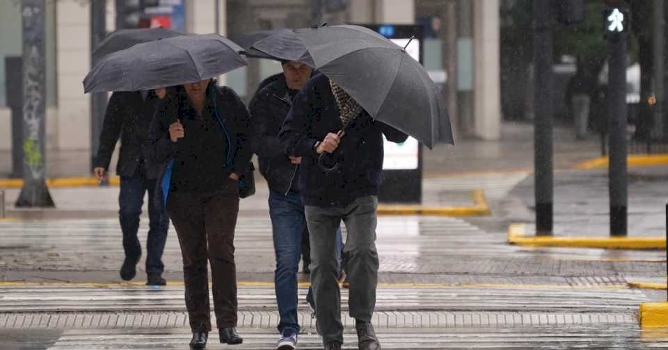 llego-la-primavera-y-vuelven-las-tormentas:-la-ciudad,-buenos-aires-y-otras-cuatro-provincias,-bajo-alerta-amarilla