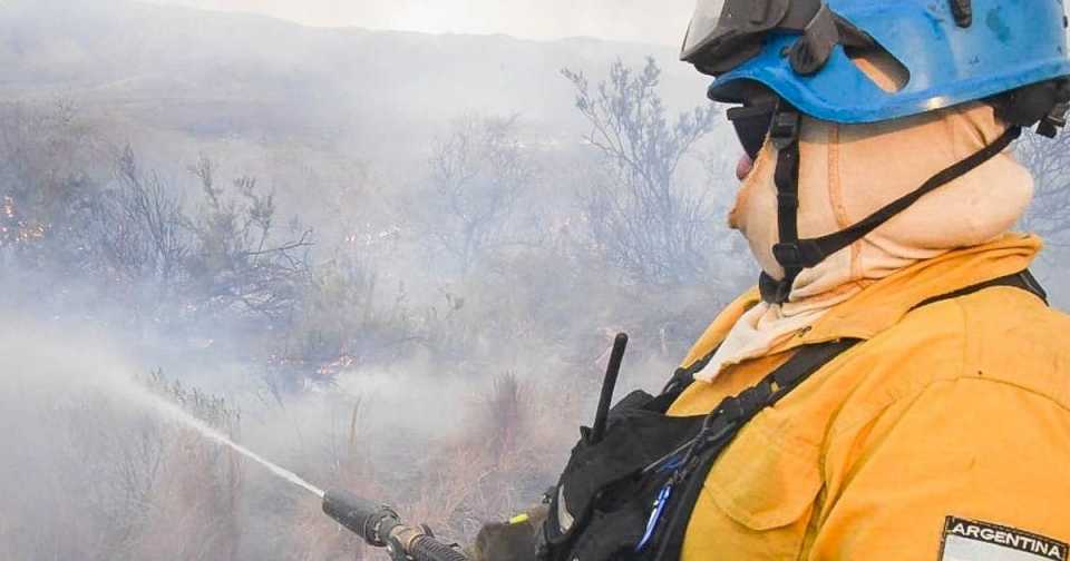 Incendios en Córdoba: hay un nuevo detenido por el fuego en Capilla del Monte y quedan tres focos activos