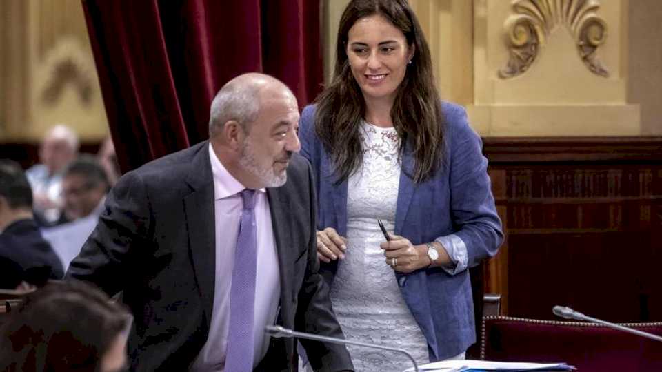 Los críticos de Vox piden a Abascal el cese de Cañadas como portavoz tras sus declaraciones «falsas y ofensivas» contra ellos