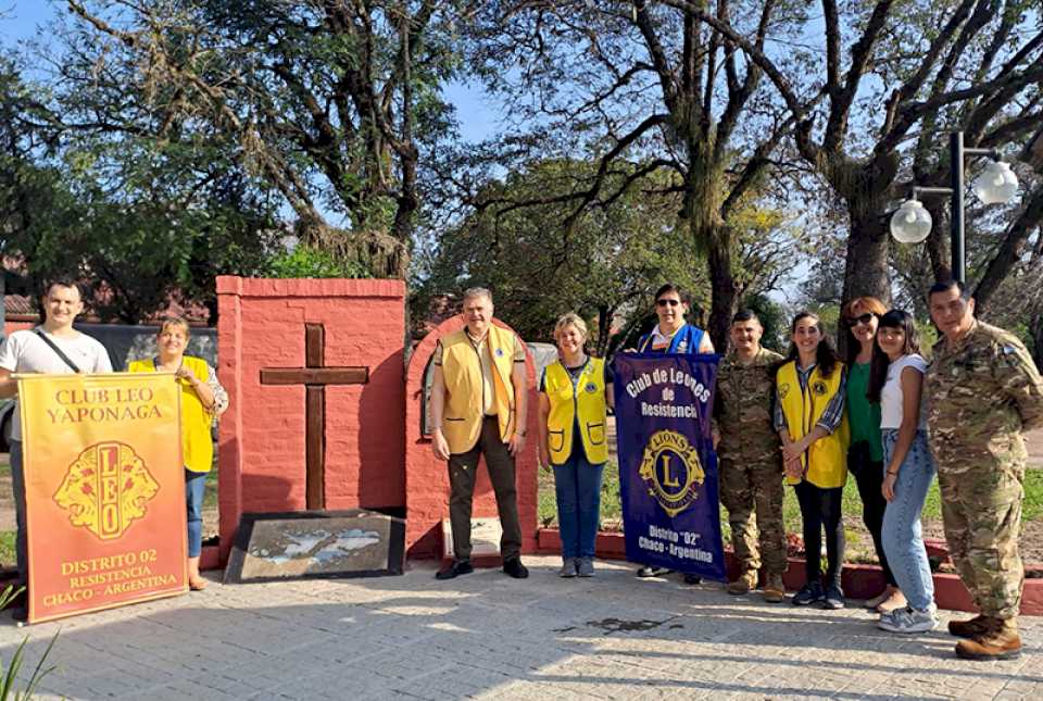 en-el-dia-de-la-paz-mundial-el-club-de-leones-de-resistencia-efectuo-la-plantacion-de-flores-blancas