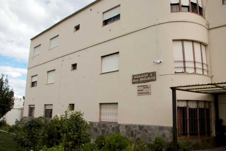 un-hogar-juvenil-de-comodoro-tiene-que-pagar-$1,8-millones-en-servicios-y-necesitan-colaboracion-de-la-gente